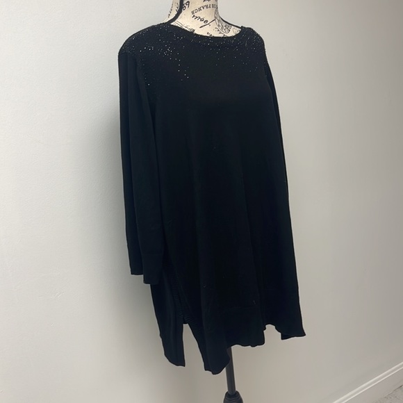 In good used condition Woman’s Cable & Gauge sweater. Size is 2X. - Picture 2 of 16